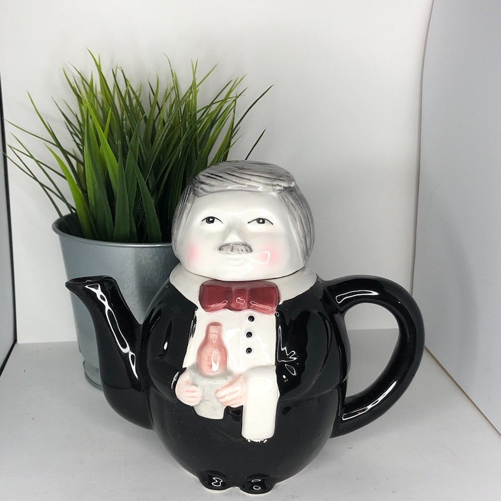 OCI Omnibus Vintage Butler Teapot - Picture 2 of 7
